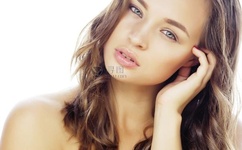 他撕开我奶罩揉吮我奶头